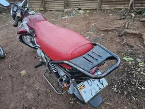 TVS HLX 125 2023 Red