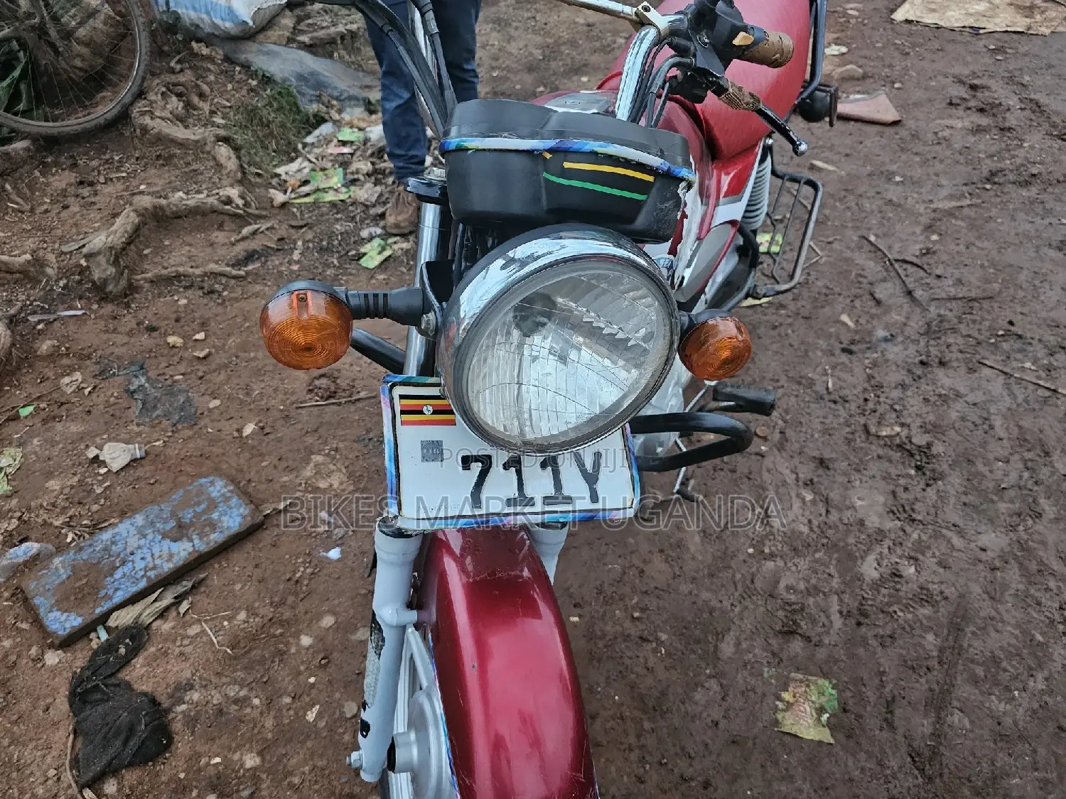 TVS HLX 125 2023 Red