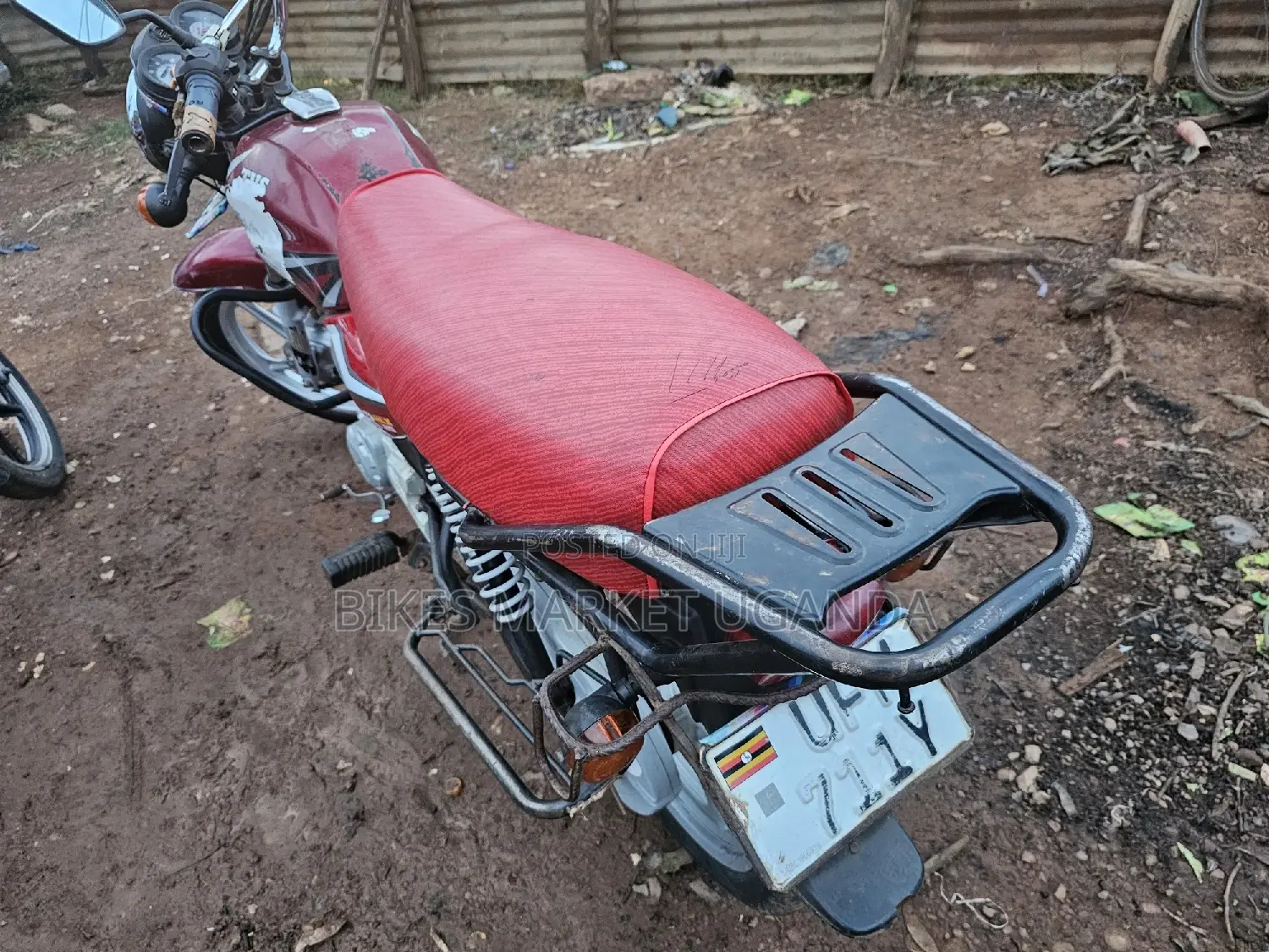 TVS HLX 125 2023 Red