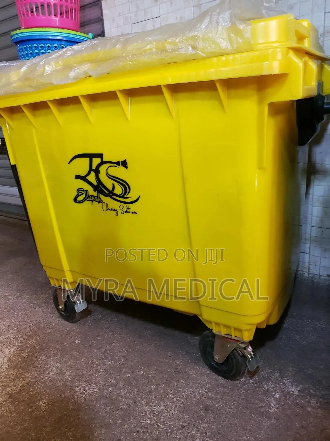 1100 Litres Wastebin