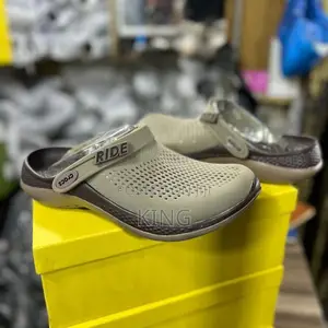 Crocs Brown Caiman