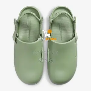 Cam Nike Crocs. Green