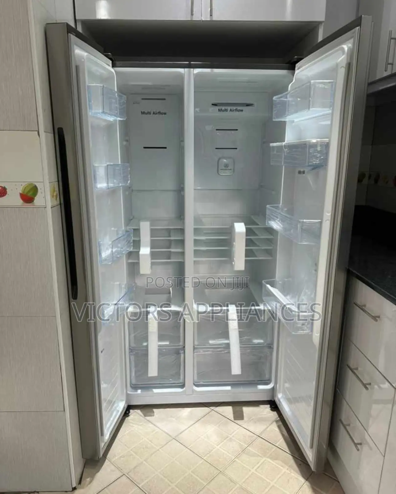 Hisense 670L Side by Side Refrigerator (Silver) No Frost 
