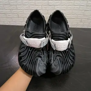 Pollex Crocs. L