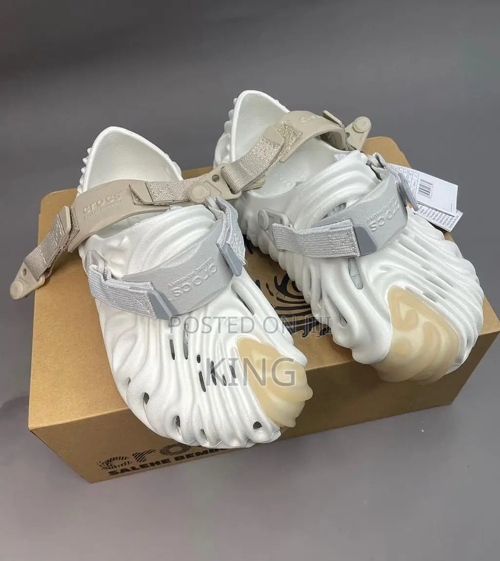 Pollex Crocs. Creamy