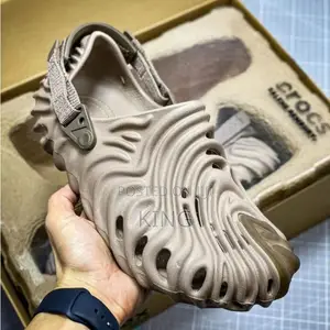 Nic Crocs. Pollex