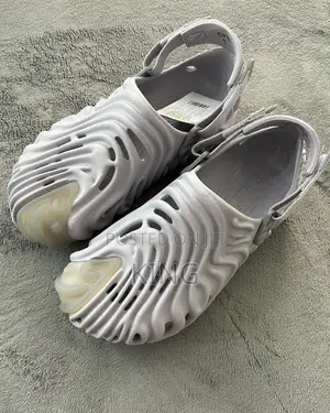 Quir Crocs