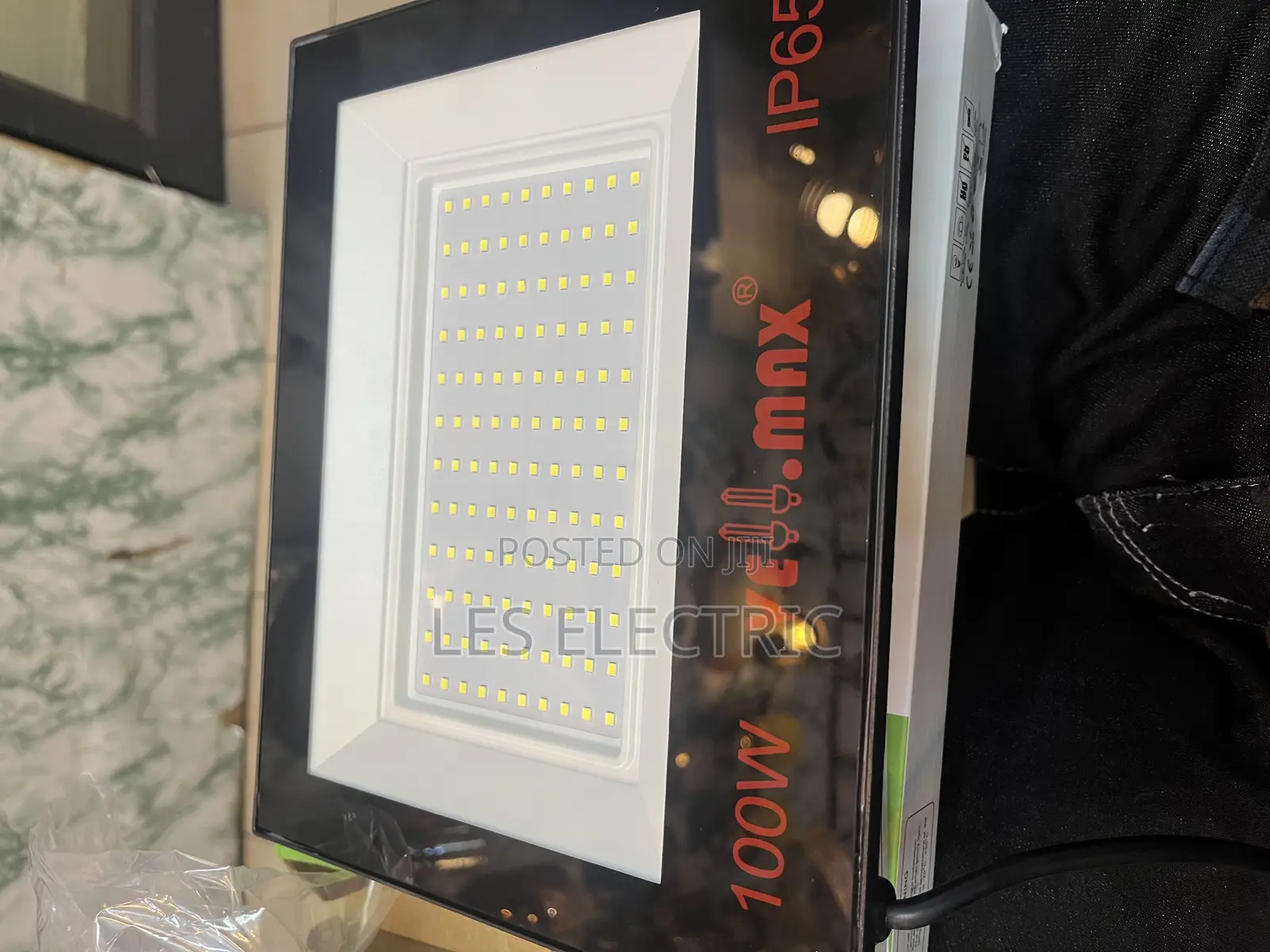 100 Watts Floodlight