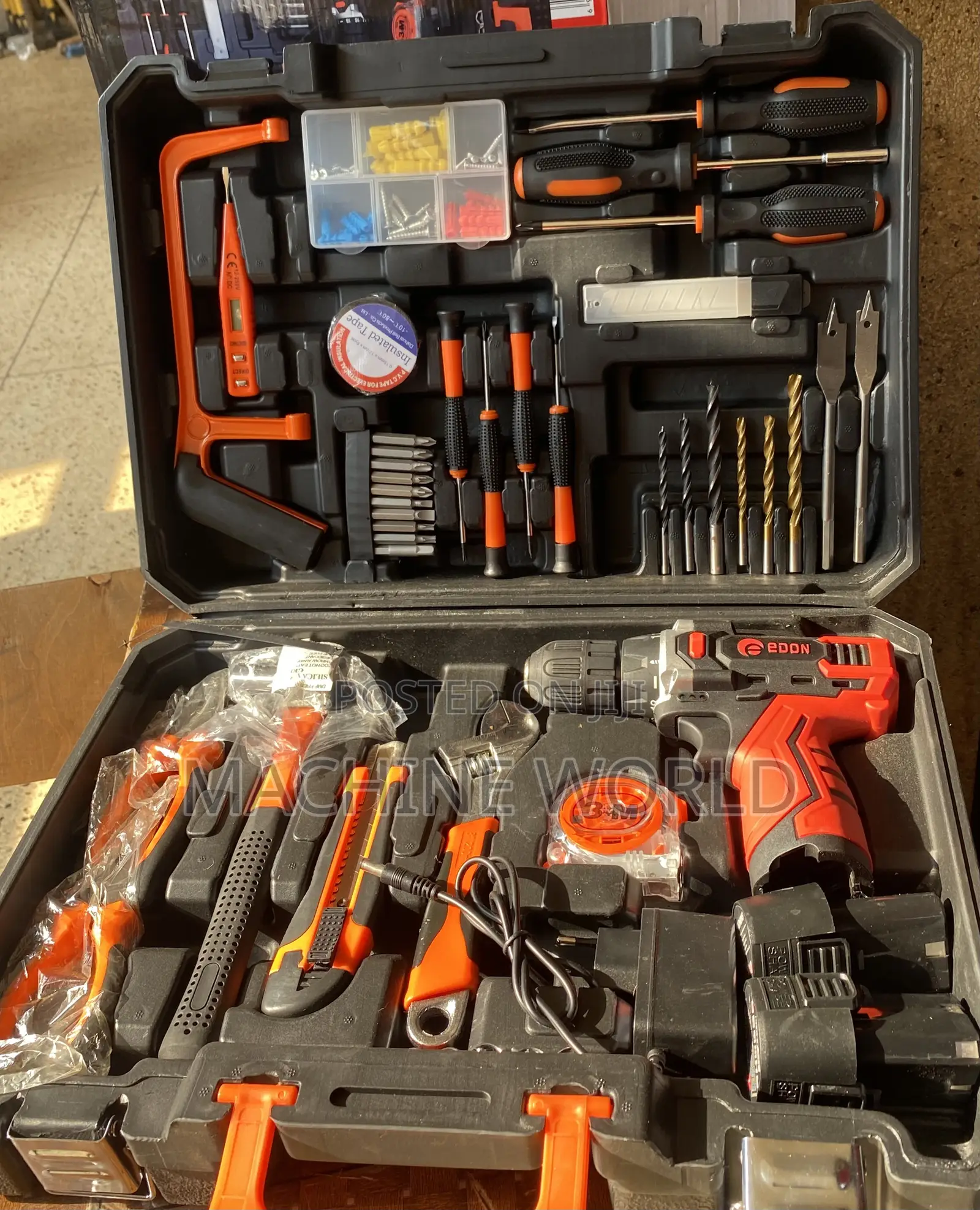 Cordless/Rechargeable Drill Set 12v (2batteries)