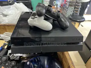 PS4 Standard With 10 Games