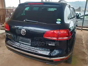 Volkswagen Touareg V6 Executive AWD 4MOTION 2015 Blue