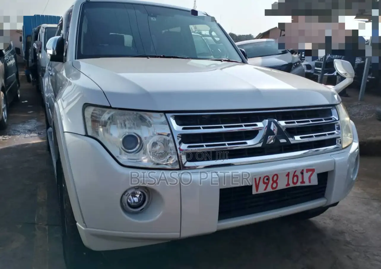 Mitsubishi Pajero 3.2 Di-Dc GLS 2011 White