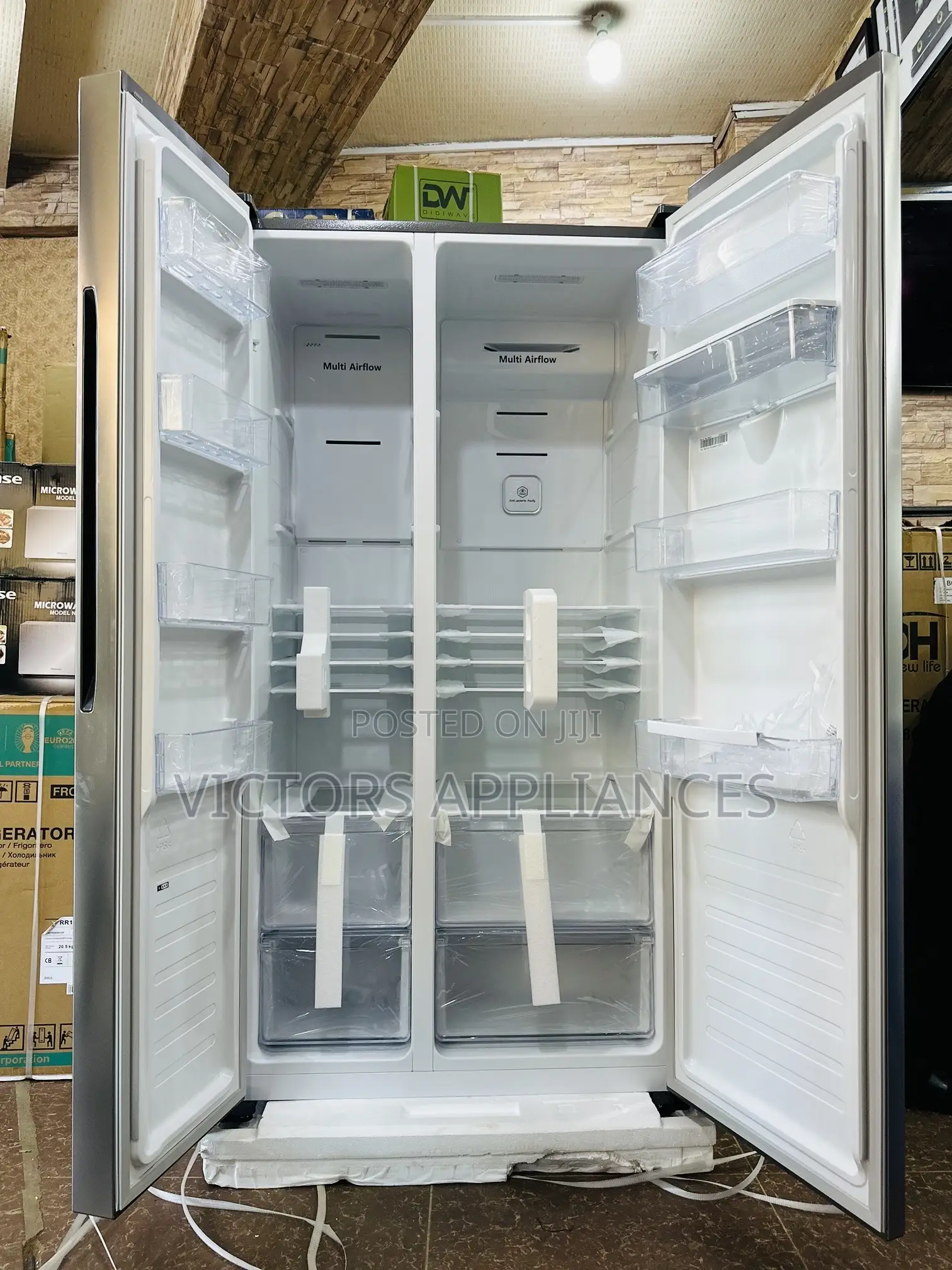 Hisense 670L Side by Side Refrigerator Inox Silver