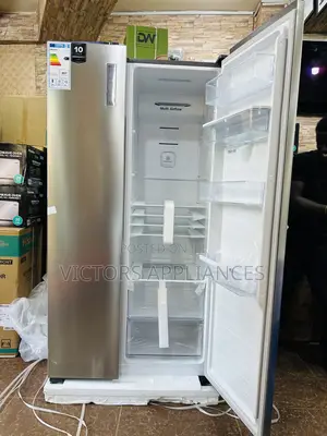 Hisense 670L Side by Side Refrigerator  Frost Free
