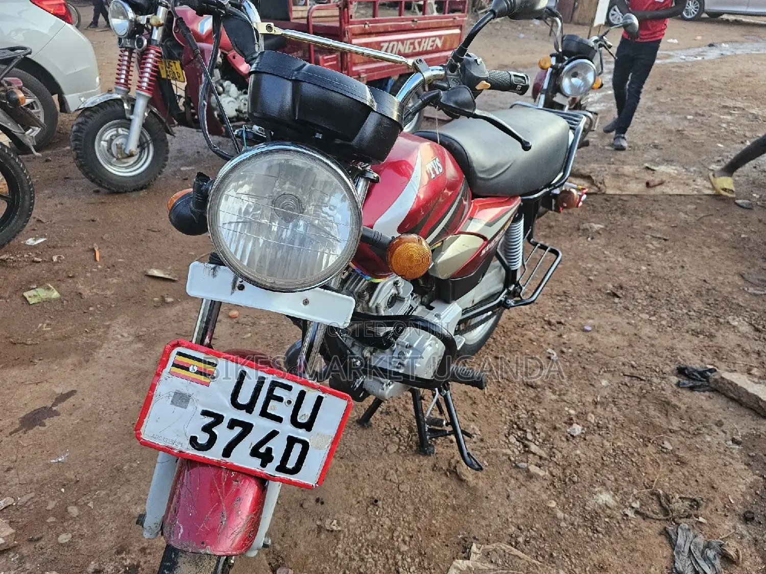 TVS HLX 125 2018 Red