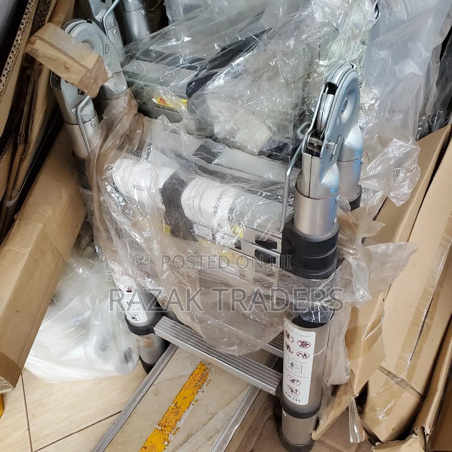 Adjustable Length Folding Aluminum Telescopic Ladder