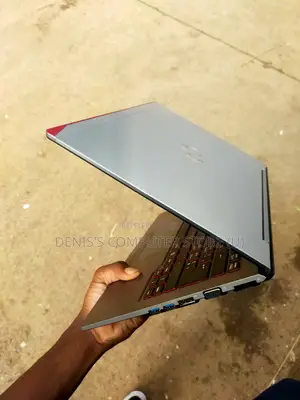 Laptop Fujitsu Lifebook U745 8GB Intel Core I7 SSD 500GB