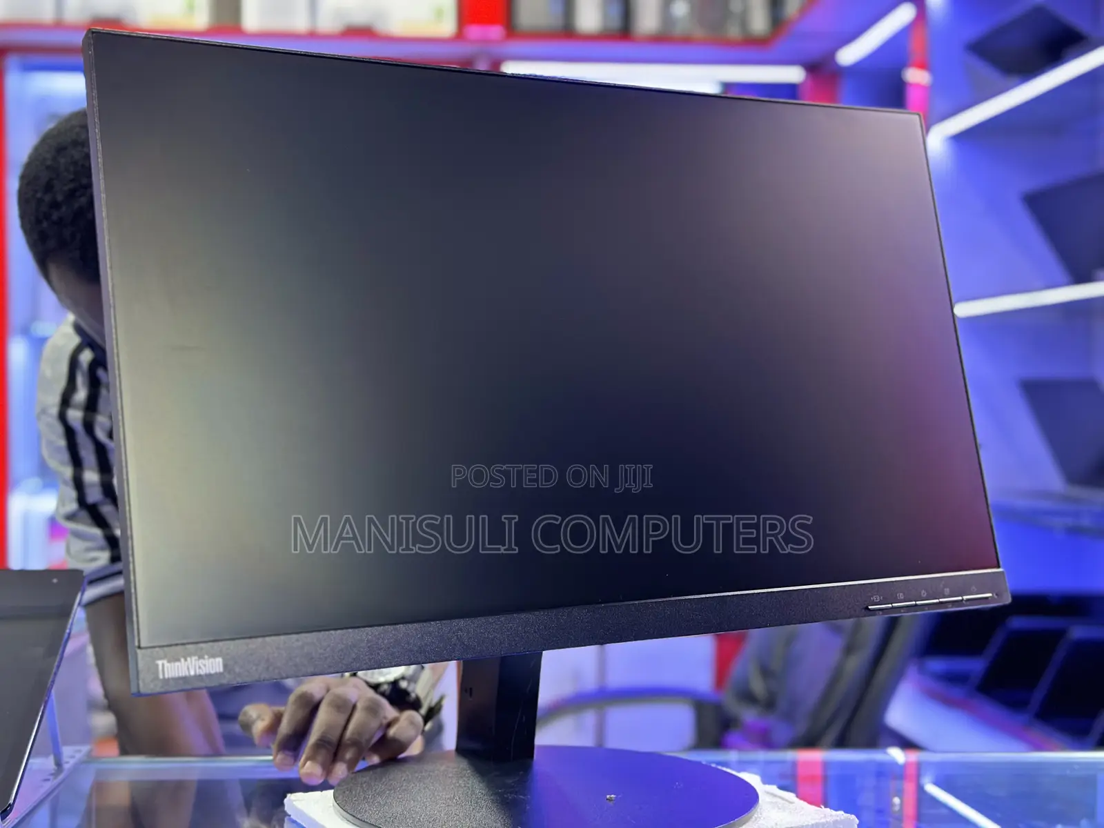 Monitor Lenovo 24 Inch Screen Ips VGA, USB 3.0, HDMI, DP.