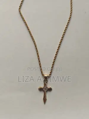 Simple Men’S Necklaces Available With a Cross Pendant