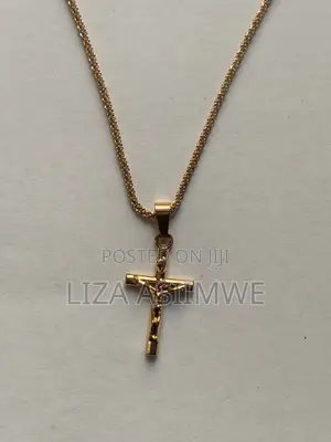 Simple Necklaces for Men With a Cross Pendant