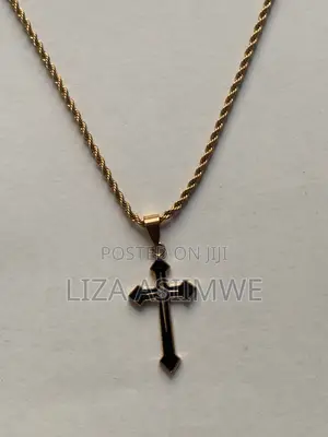 Simple Men’S Necklaces With a Cross Pendant