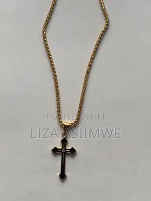 Simple Men’S Necklaces With a Cross Pendant