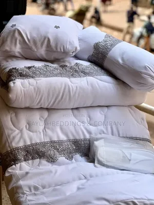 14 PCS White Multicolored Bedcover