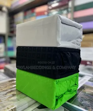 White, Black, Green Plain Colour Fitted Bedsheets 4pcs