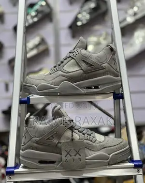 Original Air Jordan 4 Retro Cool Grey X KAWS Sneaker