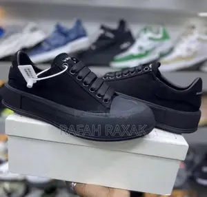 Original Black ALEXANDER McQueen Trend Slick Lace Up Sneaker