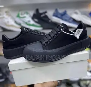 Original Black ALEXANDER McQueen Trend Slick Lace Up Sneaker