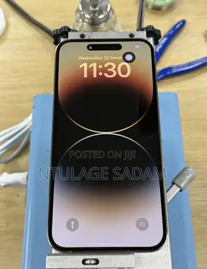 iPhone Broken Back or Screen Repair Service