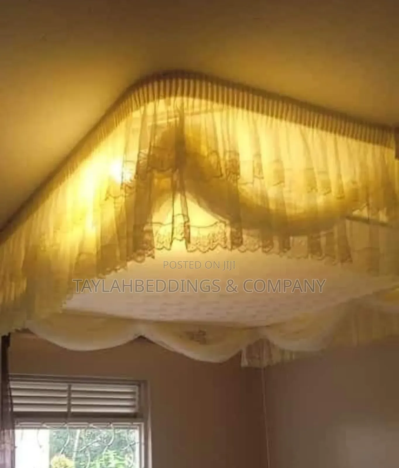Mosquito Net Invisible Luxury Ceiling - Crimson