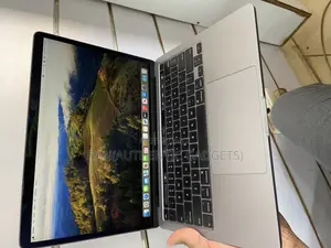 Laptop Apple MacBook Pro 2020 8GB Intel Core I5 SSD 256GB