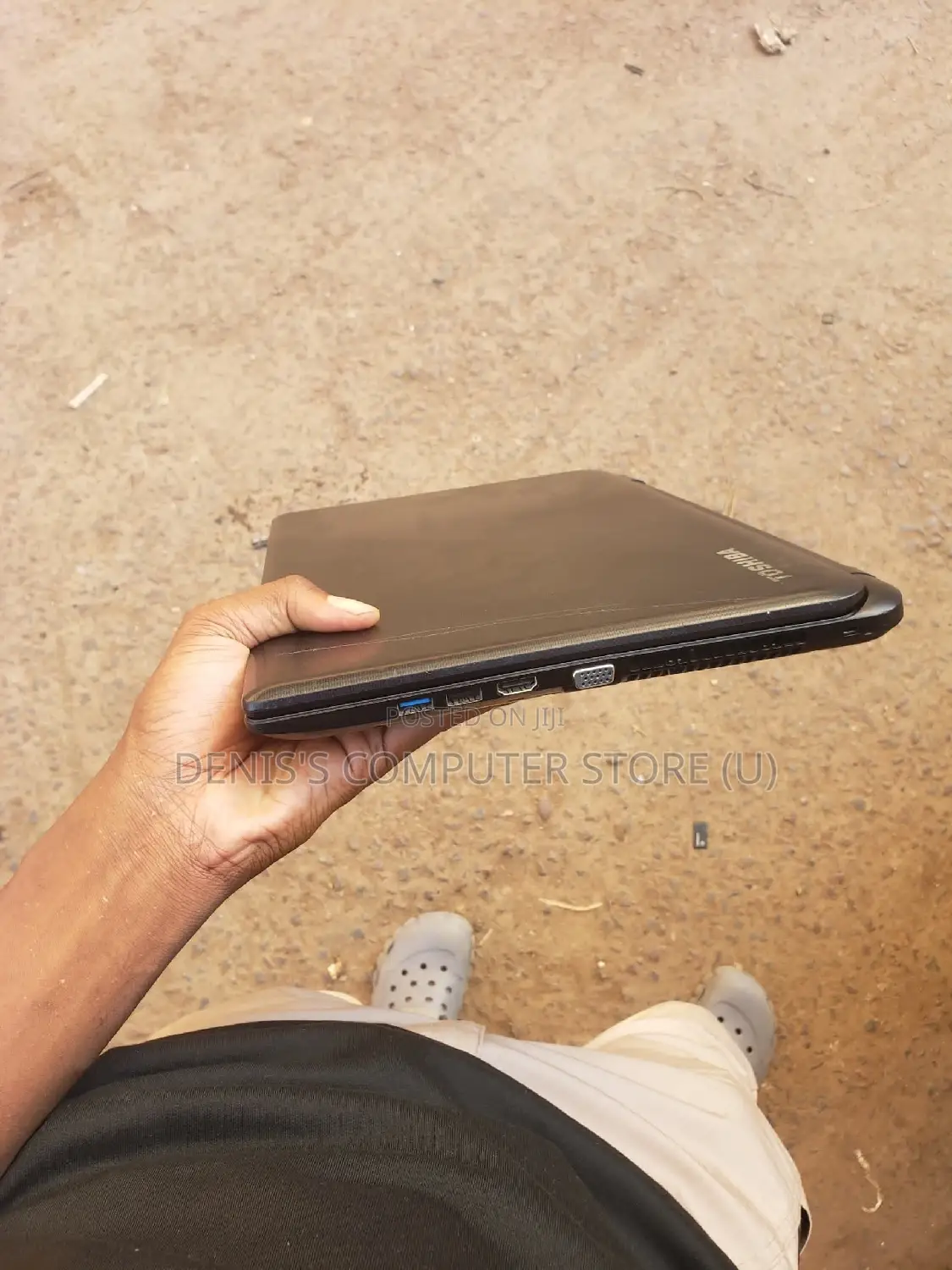 Laptop Toshiba Satellite C655D 4GB Intel Celeron HDD+SSD 500GB