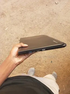 Laptop Toshiba Satellite C655D 4GB Intel Celeron HDD+SSD 500GB