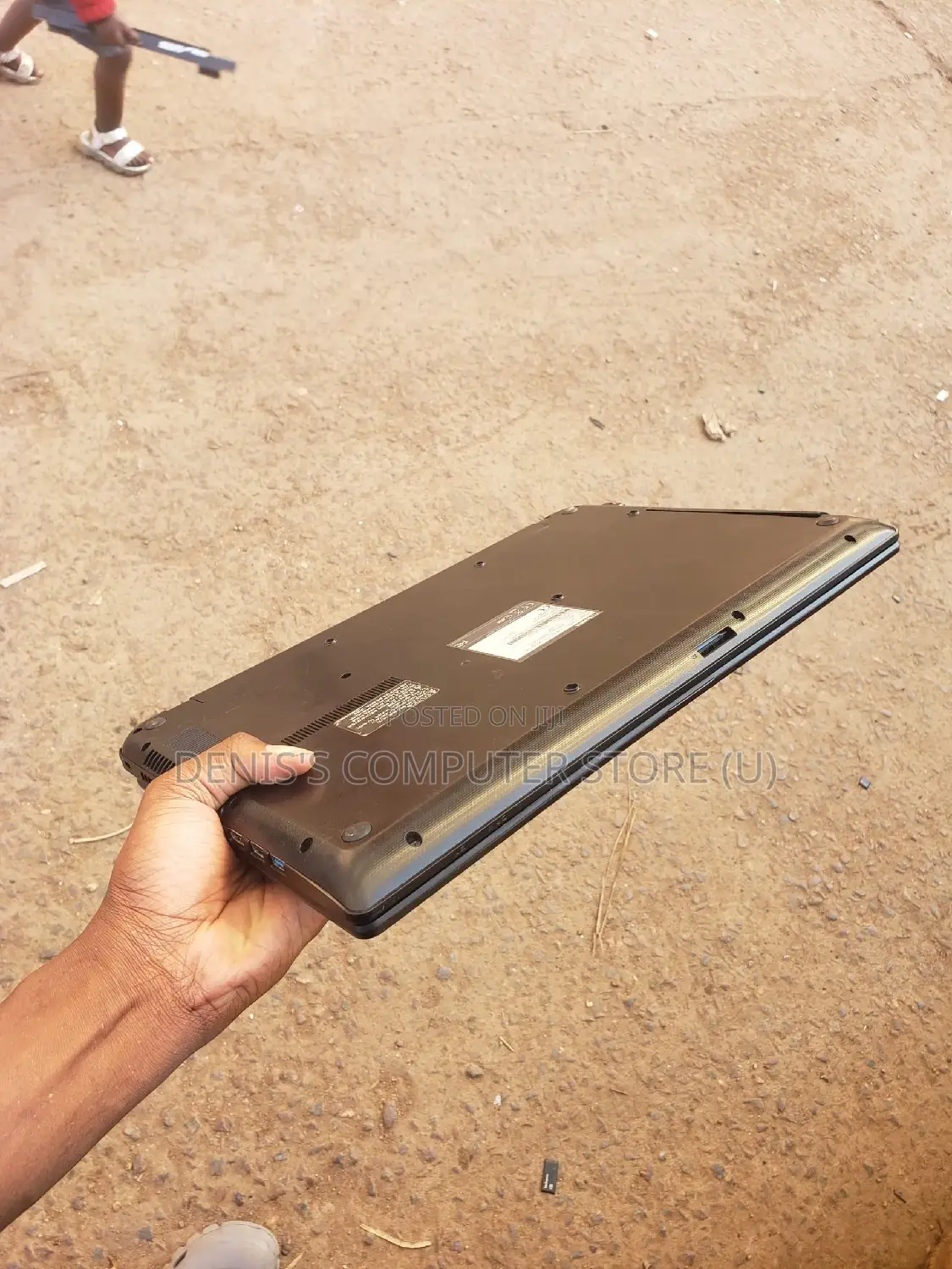 Laptop Toshiba Satellite C655D 4GB Intel Celeron HDD+SSD 500GB