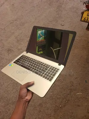 Laptop Asus A52JR 4GB Intel Core I3 HDD+SSD 320GB
