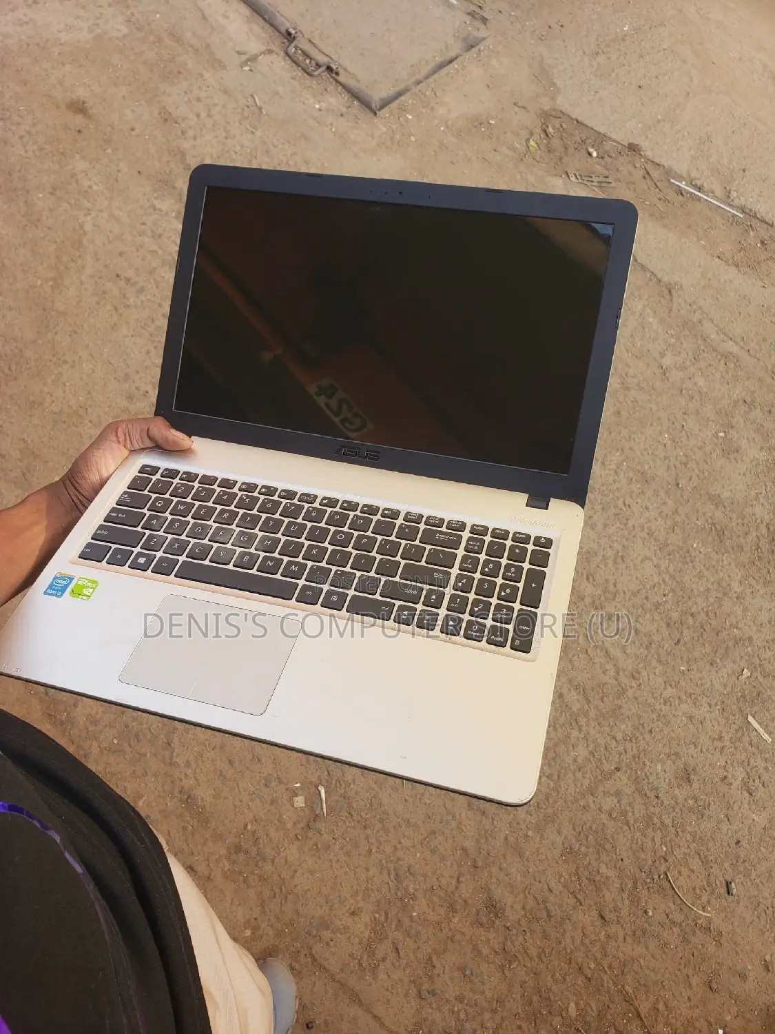 Laptop Asus A52JR 4GB Intel Core I3 HDD+SSD 320GB