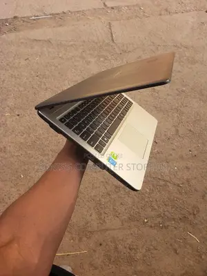 Laptop Asus A52JR 4GB Intel Core I3 HDD+SSD 320GB