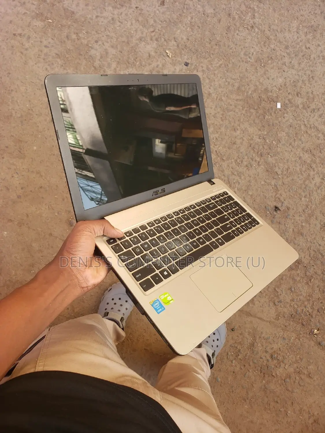 Laptop Asus A52JR 4GB Intel Core I3 HDD+SSD 320GB