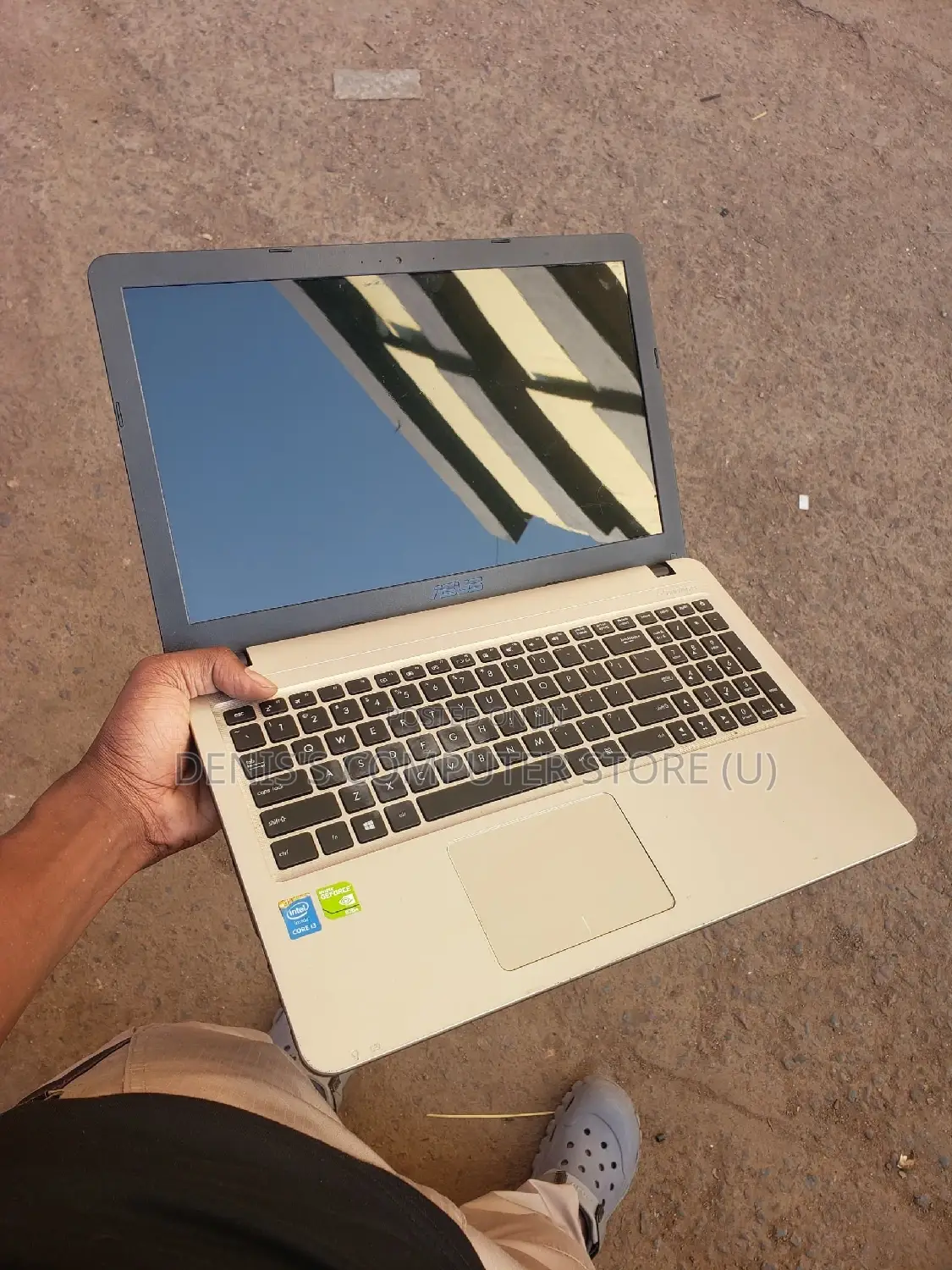Laptop Asus A52JR 4GB Intel Core I3 HDD+SSD 320GB