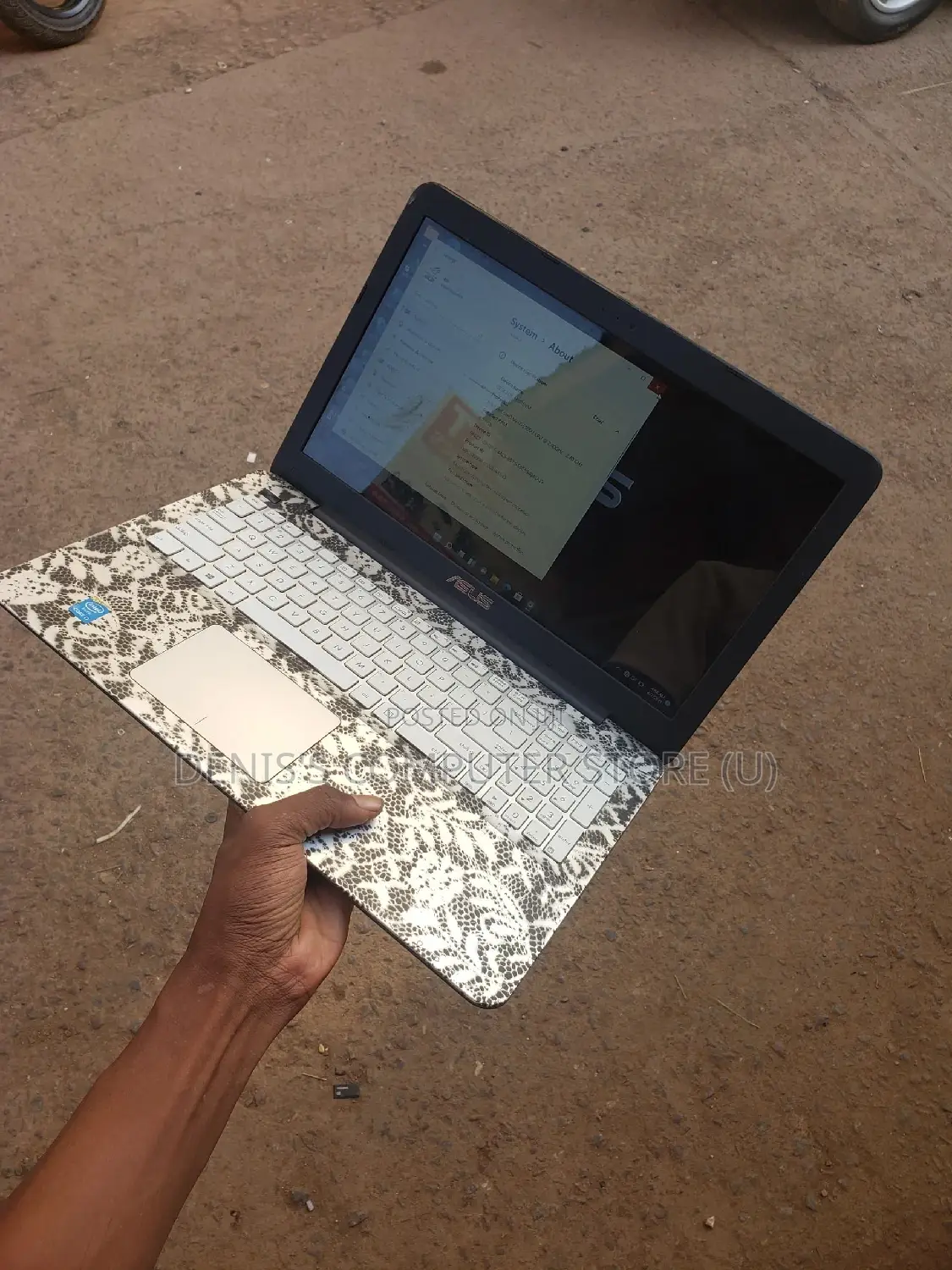 Laptop Asus E406SA 4GB Intel Core I7 HDD+SSD 500GB