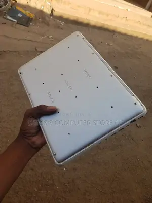 Laptop Apple MacBook 4GB Intel Core I3 SSD 320GB