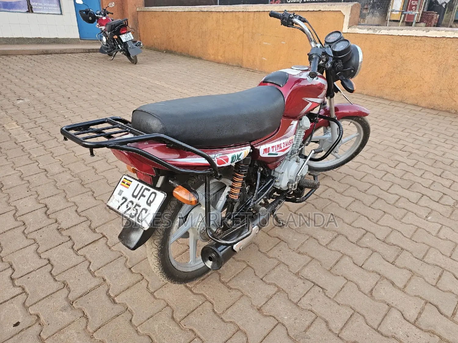 Bajaj Boxer 2023 Red