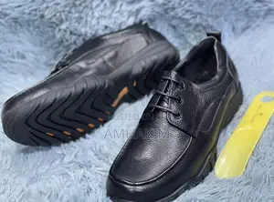 Classic Leather Casual Clarks Shoes in Stock