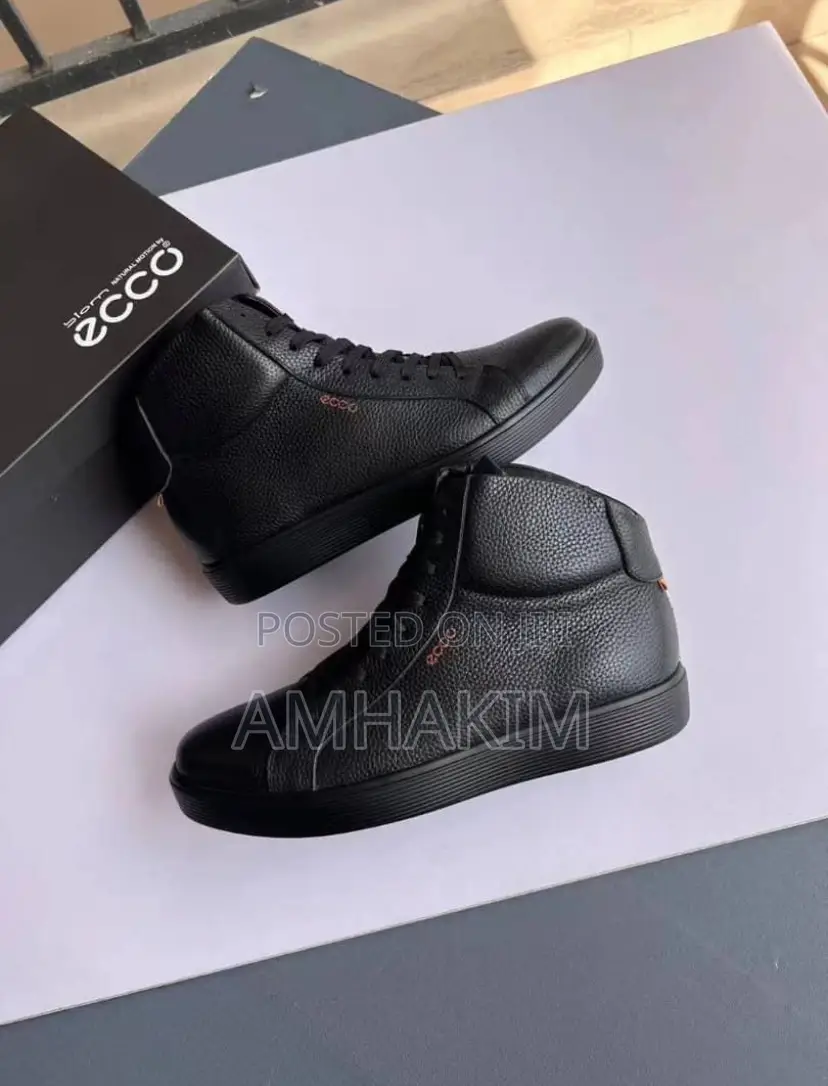 Classic Ecco Hightop Leather Snickers in Stock