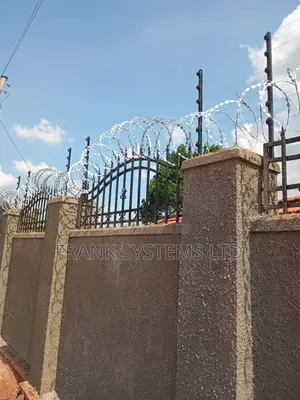 Electric Fence System With Razor Wire New