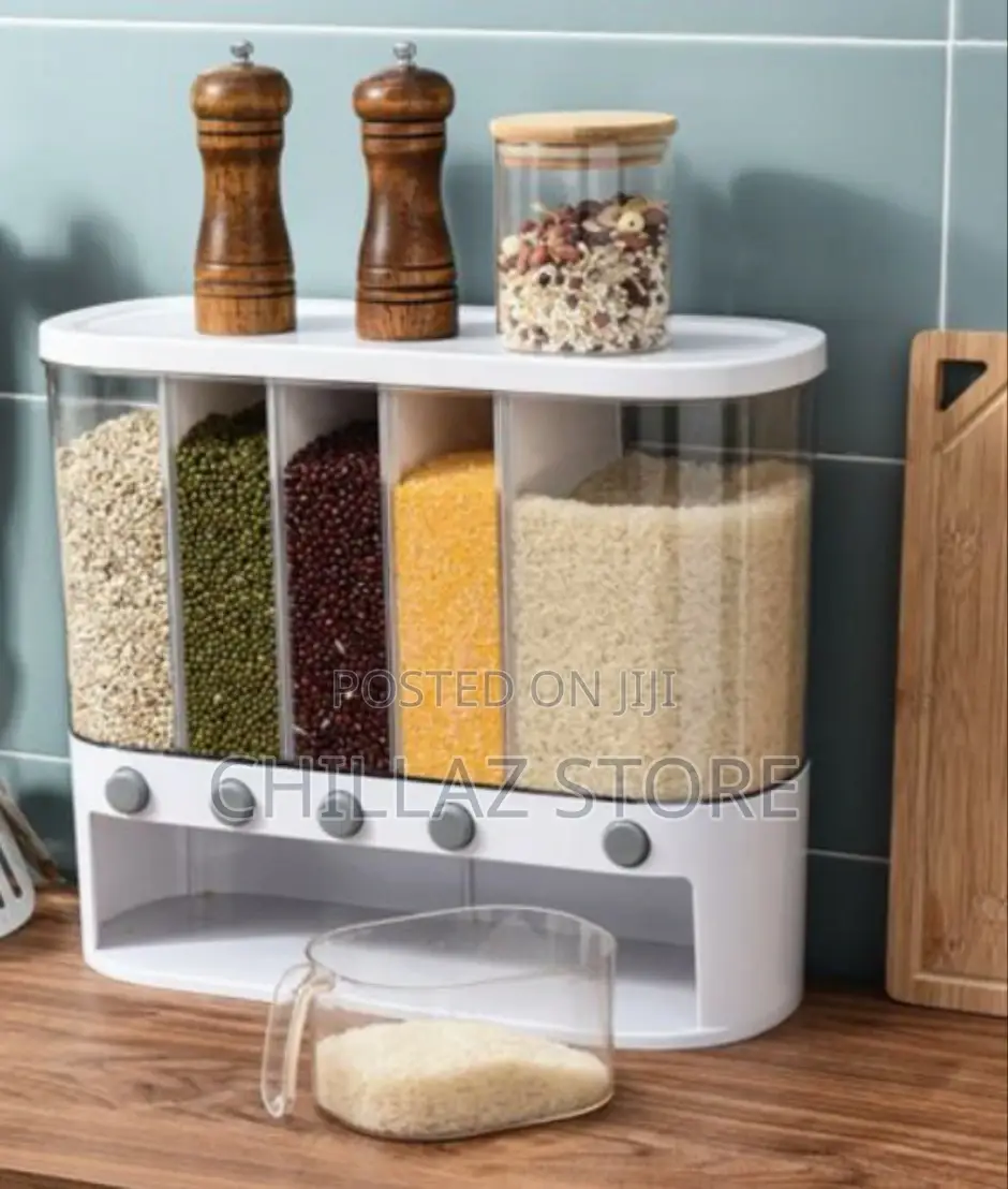 Mounted Dry Food Dispenser