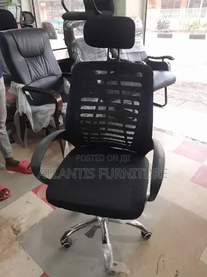 Simple Office Chair Mesh With a Headrest